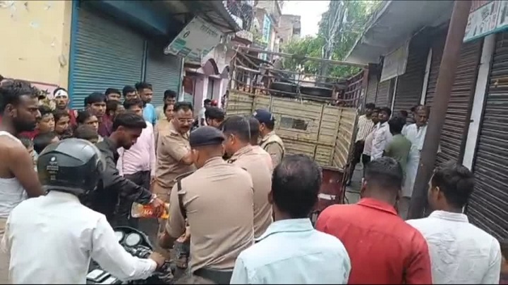 अज्ञात शव मिलने से हड़कंप, पुलिस ने शुरू की तफ्तीश